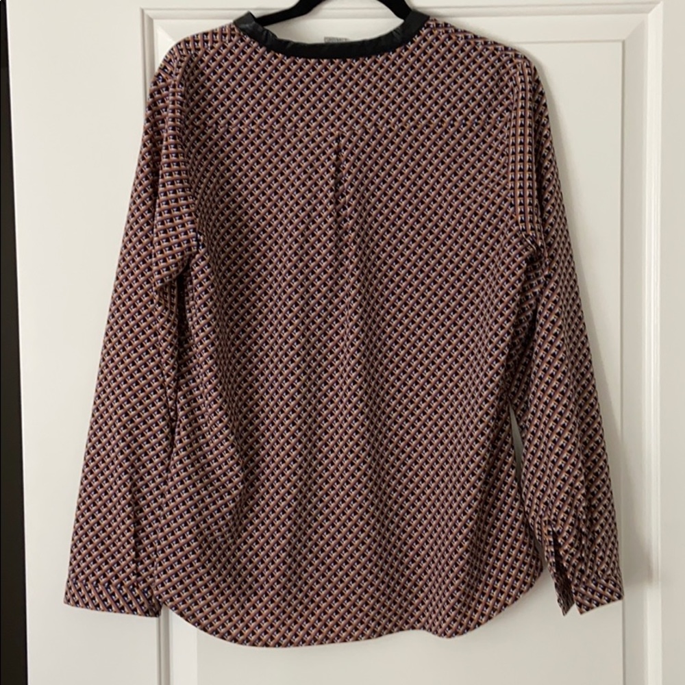 Button down patterned top - Picture 5 of 6